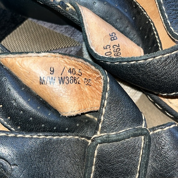 EUC WOMEN’S 9/EURO 40.5 BORN STRAPPY HEELED SANDALS - Picture 2 of 7